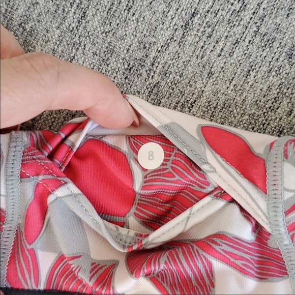 Lululemon Speed Skirt Size 8 - Picture 6 of 9